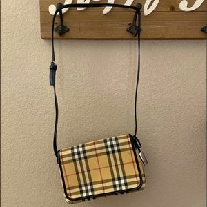 Vintage Authentic Burberry shoulder/crossbody bag